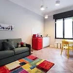 Primopiano - Ferrante Aporti Flats Apartamento *