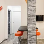 Hostmate - Milano- Via Filzi - Stazione 아파트