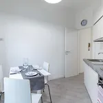Piazza De Angeli M1 Comfortable Flat With Balcony 酒店