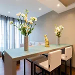 Apartment Retreats Duomo Milan