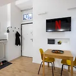 Walk To Duomo, Loft Near Metro, M4 Linate 2min Walk Милан