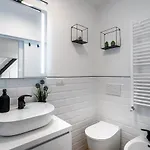 Walk To Duomo, Loft Near Metro, M4 Linate 2min Walk Милан