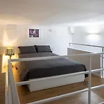 Walk To Duomo, Loft Near Metro, M4 Linate 2min Walk *