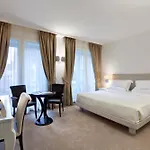 ميزون ميلانو | أونا إسبيرينزي 4*