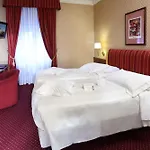 מלון Berna 4*