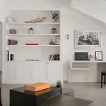 Aparthotel Montenapoleone Milan