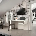 Montenapoleone 4* Milan