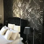 Lippi 42 With Private Garden ベッド・アンド・ブレックファスト *