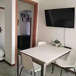 Lovely Flat, Super Connected To The Centre,wifi,4p