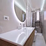 Suity I Cozy Leila Μιλάνο