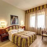 Romana Residencia 4*