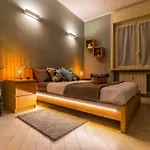 Charmy & Cozy Panoramic Flat 50m From M4 Stop 公寓