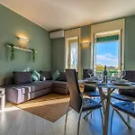 公寓 Charmy & Cozy Panoramic Flat 50m From M4 Stop 米兰