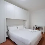 Xenia - Spacious And Bright New Flat With Garden Milaan