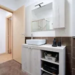 Xenia - Spacious And Bright New Flat With Garden