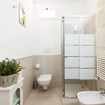 Elegant Triplex Townhouse With Luxe Terrace * ميلان