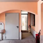 شقة Elegant Triplex Townhouse With Luxe Terrace