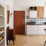 Stile E Comodita Bilocale Apartment Milan