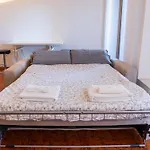 Ampio Con Terrazzo, 3 E 2 Bagni A 2 Passi Dalla Metro Lejlighed *