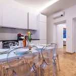 2 Bedroom - Chinatown *