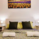 Luxury In Piazza 5 Giornate Apartment