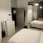 Bilocale Zona Navigli Appartement