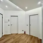 Side * Milánó