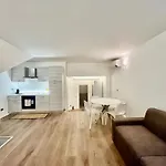 Side Apartman