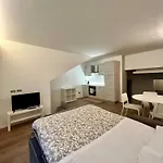 Side Apartman