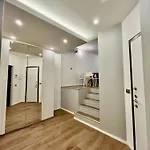 Side * Milánó