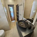 Exclusive Floor 2-bedroom Flat *
