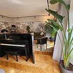 Exclusive Floor 2-bedroom Flat Milaan
