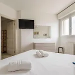 Apartament Brand New 3 Bedrooms In Navigli Area Mediolan