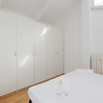 Guesthost - Viale Umbria Bright Apartament *