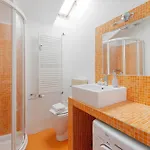 Guesthost - Viale Umbria Bright