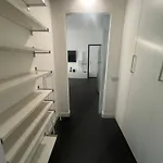 شقة Private Garden Apartment, Navigli, 24h Security