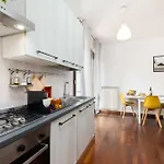 Apartment Terrace Con Parcheggio Incluso Milan