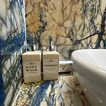 アパート Private With Wi-fi Near Duomo Atena
