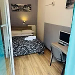Bovisa House Private بيت ضيافة *