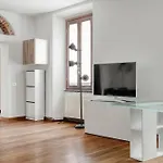 아파트 Just Urban - Elegant With Terrace - Porta Venezia