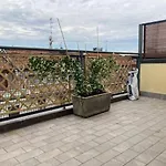 Monolocale Con Ampio Terrazzo * Milán
