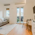 Apartment Easytopstay - Garibaldi Urban Nest