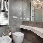 شقة Stylish Top-floor Apt; Design Disctrict
