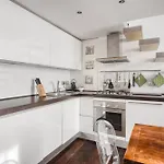 شقة Stylish Top-floor Apt; Design Disctrict