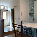 Youhosty - Navigli View Апартаменты Милан