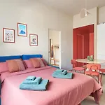 Giulio's Hideaway - Close To Station Hébergement de vacances *