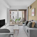 Airy With Balcony & Garage By Ndp Rent Apartamento