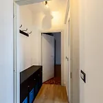 شقة Large With Private Balcony And Workspace *