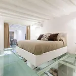 Stunning 2 Bedroom *