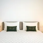 B And G San Babila- Luxury In The Heart Of - Design District Penzion